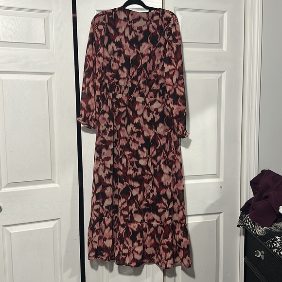 Women's Petite Classifications Floral Maxi Dress - Picture 5 of 9